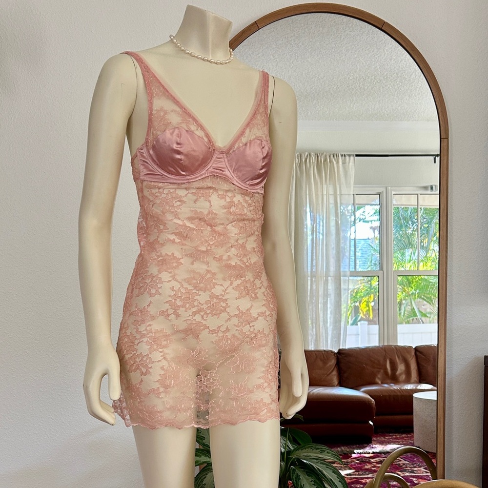 🩰 Vintage Y2K Balletcore Pink Lace & Satin Bodycon Slip. 36B / Size S